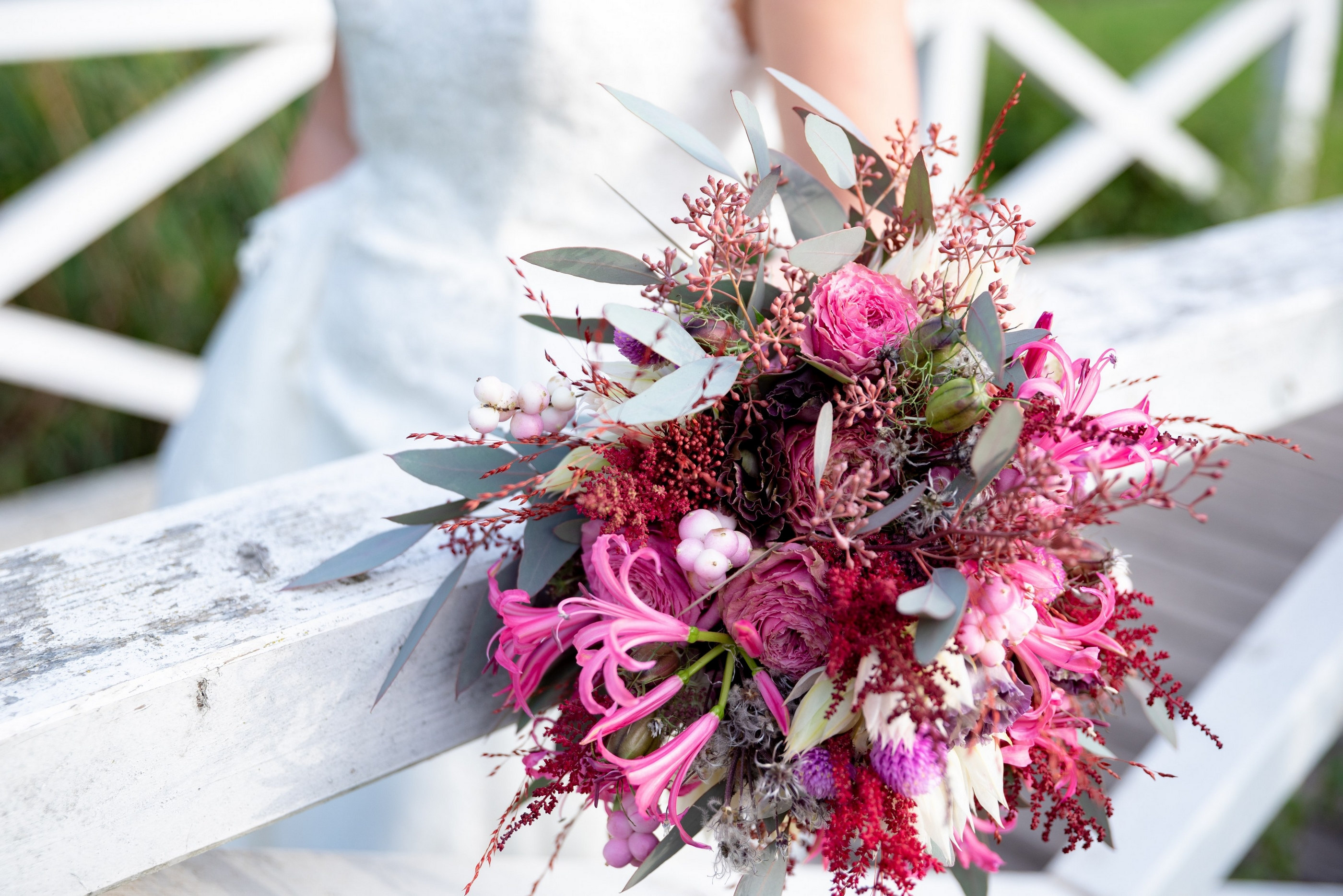 Brautstrauß aus Ranunkeln und Eukalyptus, rosa — Holger Martens