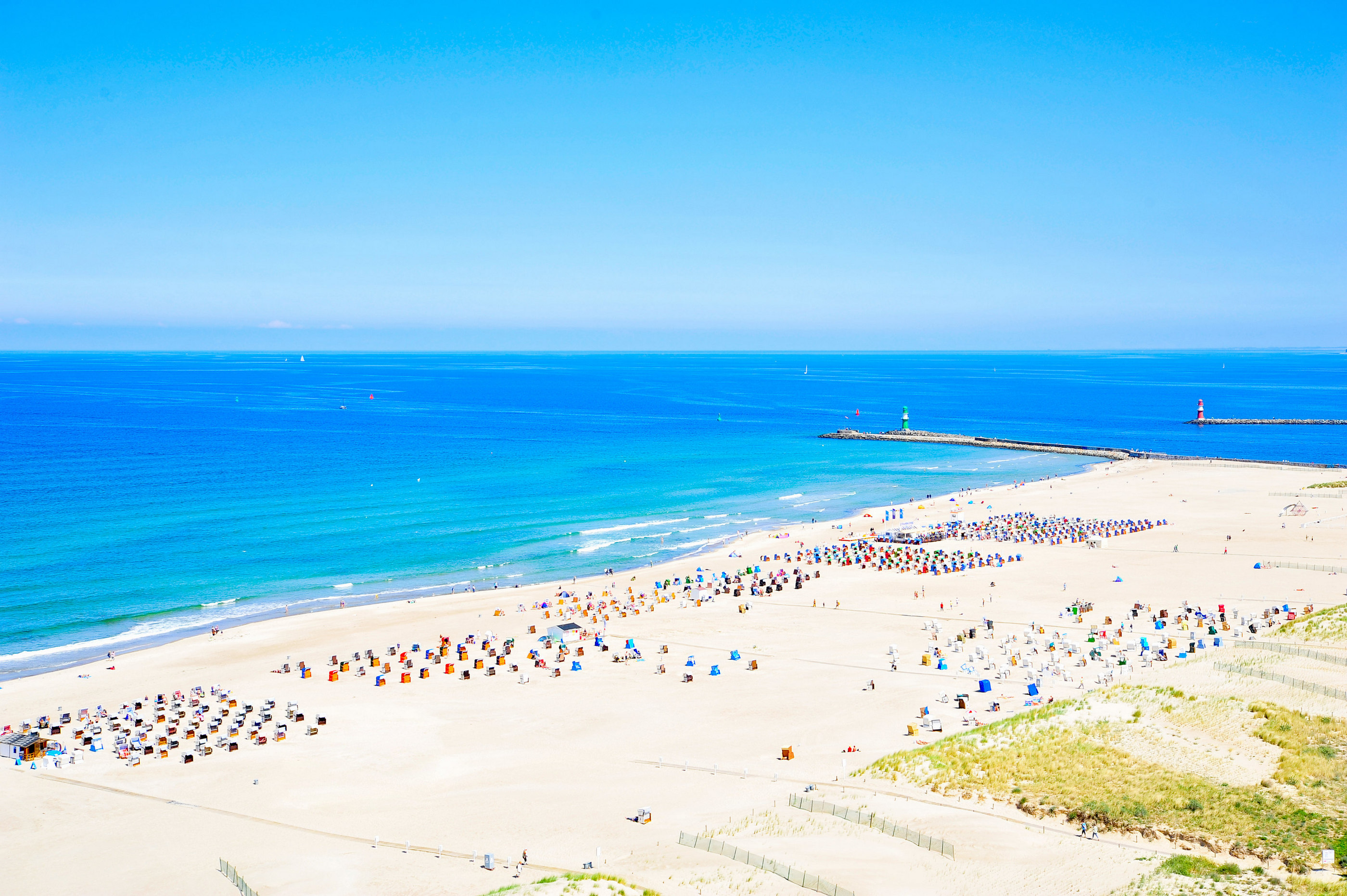 Luftaufnahme Warnemünde Strand Strandkörbe Drohne — Holger Martens